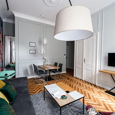 Arts - Old Town Апартаменты Краков