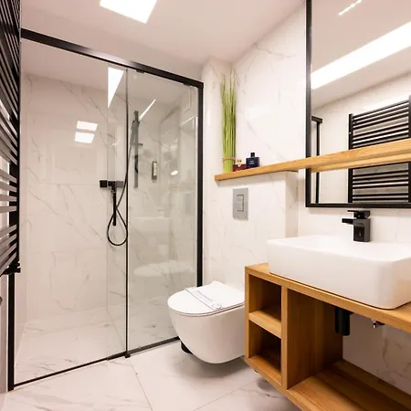 Arts - Old Town Daire