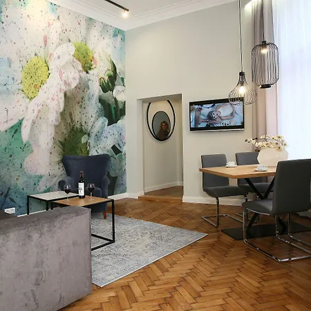 Daire Arts - Old Town *