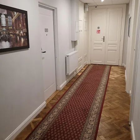 Arts - Old Town Daire *