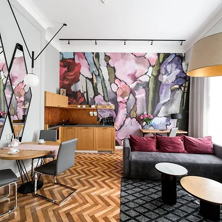 Arts - Old Town Apartment
